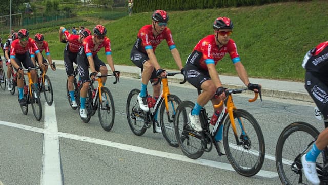 Team Bahrain Victorious artwork 5