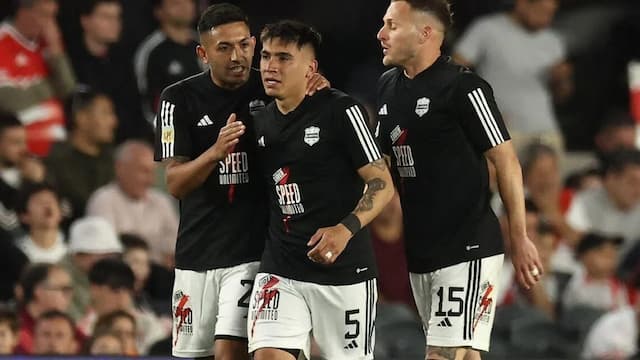 Deportivo Riestra artwork 6