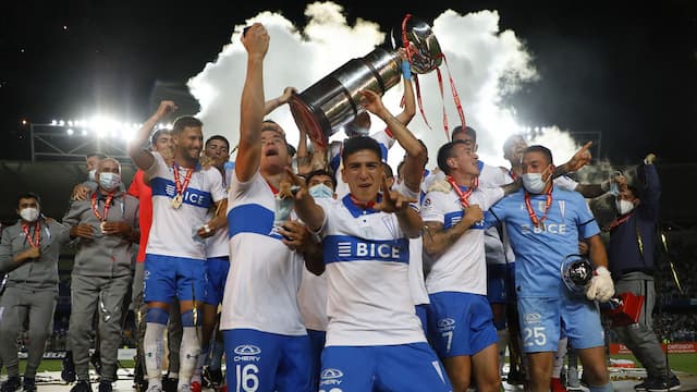 Universidad Católica artwork 6